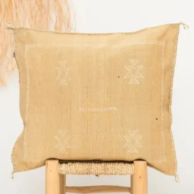 0aa9442814c80597a70d7d8f4fcd50f635ab173ad6183793f66cbf9c7b532bce-1.webp Light Brown Sabra Cover - Handwoven Moroccan Cactus Silk Pillow | Boho Decor
