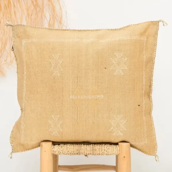 0aa9442814c80597a70d7d8f4fcd50f635ab173ad6183793f66cbf9c7b532bce-1.webp Light Brown Sabra Cover - Handwoven Moroccan Cactus Silk Pillow | Boho Decor