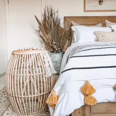 0cf5868aa3d63163c513330df27a0137c973c5e8a4e0a6c0af0c85effa8d7432-1.webp Handwoven Moroccan PomPom Blanket – 100% Cotton Throw for Boho & Cozy Decor