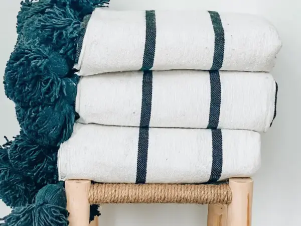 Handwoven Moroccan PomPom Blanket – Luxurious Cotton Throw for Cozy & Boho Decor