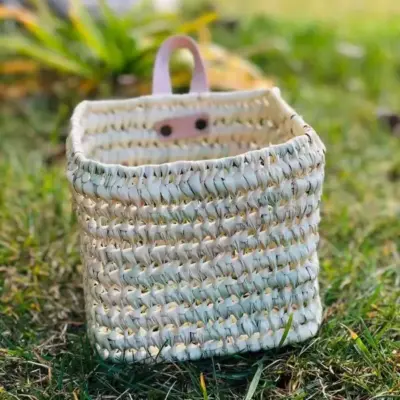 2d433255378904b250bbf811b2d1bc5c9018bff2e35f779cc84918eb8e7004ee-1.webp Duo of Woven Palm Fiber Baskets | Handmade Moroccan Wall Storage