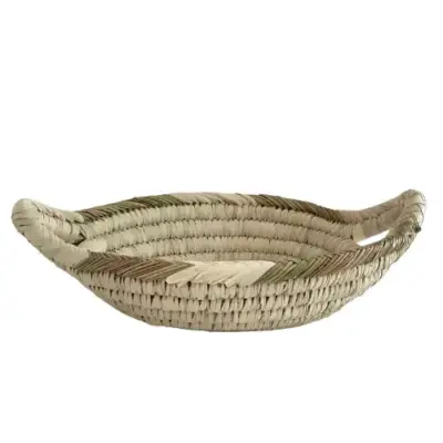52097fcc4c135cc803c5e084c6ea8e7e46f92fcb7815c6cefadbeae3cec3b75e-1.webp Handwoven Oval Basket – Natural Palm Leaf Storage & Serving Tray