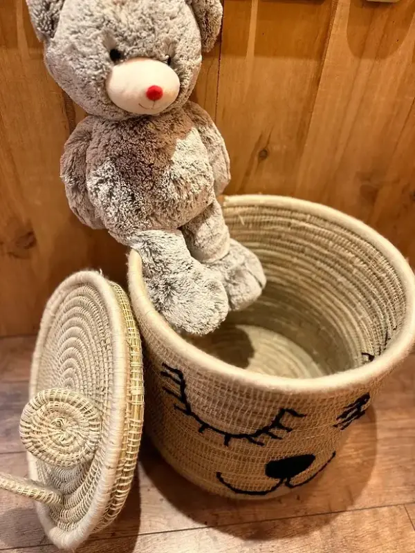 63c84663f953adc6abf060b4b36bbe77eda34e0dc4fa8a50a7e15d59b90ebfee-1.webp Bear Basket – Handwoven Moroccan Storage with Adorable Bear Ears