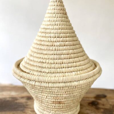 7fc95c6a365a0287085a28a8d80802a9b4550eba7b7d0d55c5fed95f49b6fdb7-1.jpeg Artisanal Moroccan Basket: Handcrafted Elegance 🌸