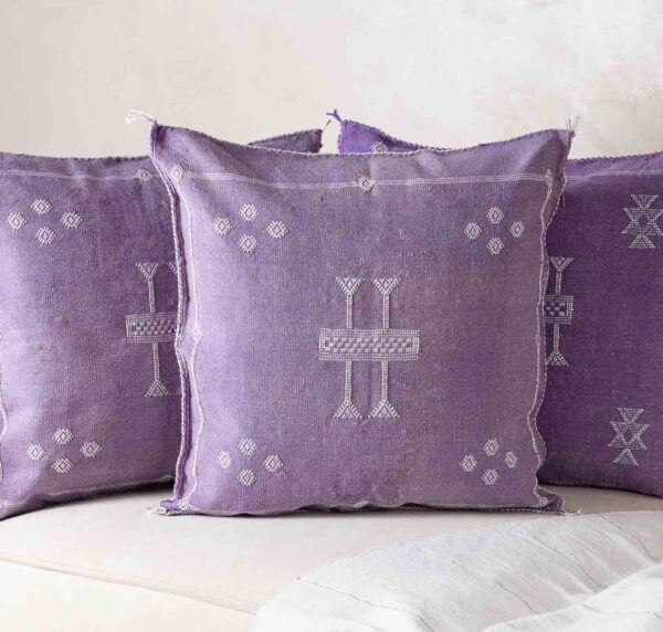 CSS78SH_bd88add7-bd74-497d-bb4f-f6c7f736564e.jpg Handmade Cactus Silk Cushion Cover – Vintage Bohemian Berber Pillow