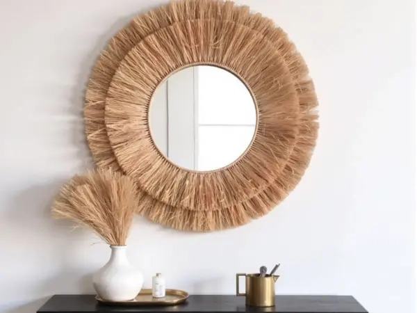 Round-Farmhouse-Mirror-With-Straw-7.webp Round Farmhouse Straw Mirror – Handwoven Raffia Wall Decor (Small, Medium)
