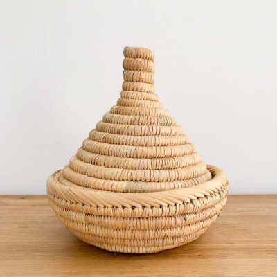 Tajine-en-osier2-scaled-2-1.jpg Wicker Tagine Basket – Handwoven Moroccan Decorative Cover (25x21 cm)