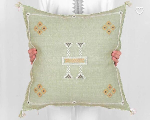 WhatsApp-Image-2021-04-08-at-16.24.06-1000x800-1.jpeg Handwoven Moroccan Cactus Silk Pillow Cover – Artisan Cushion in Multiple Colors (50×50 cm / 60×40 cm)
