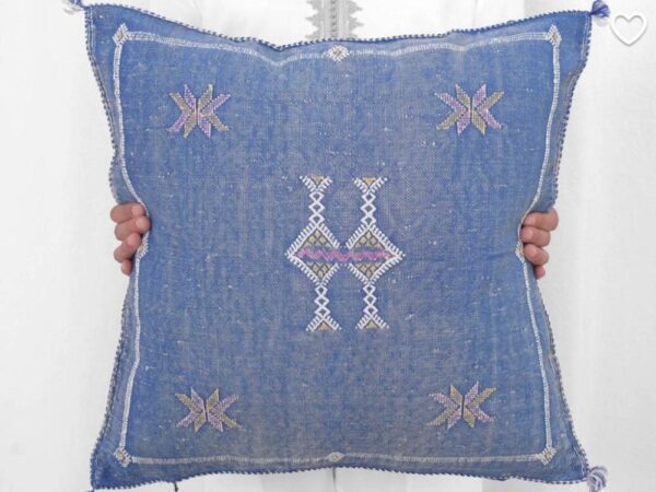 WhatsApp-Image-2021-04-08-at-16.24.07-1-1000x775-1.jpeg Handwoven Moroccan Cactus Silk Pillow Cover – Artisan Cushion in Multiple Colors (50×50 cm / 60×40 cm)