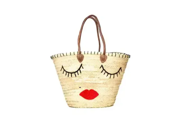 a4258940d5a22b05324c62d1e35f883e42b4e8d1b3b7d240bef134d6447e4376-1.webp Handmade Straw Tote Bag with Eye Pattern – Moroccan Woven Basket with Drawstring Closure