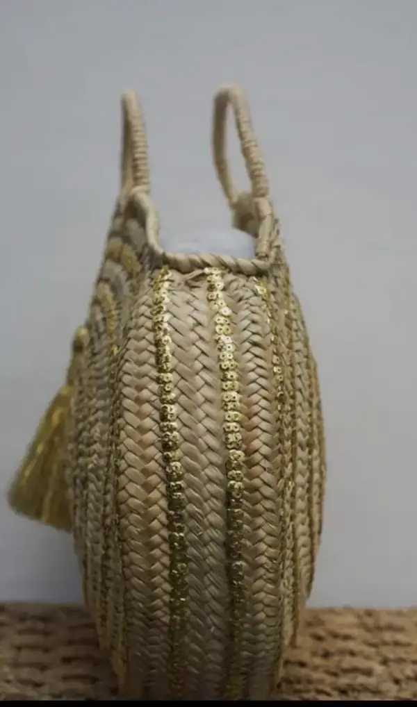 b1f685b70f818c57f321bde3a061251861911b2ba2f13d1be64b3ee99104694d-1.webp French Basket || Straw Bag Moroccan Basket with Sequins