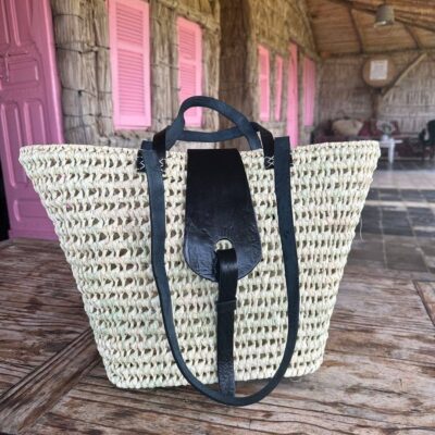 bf61dbba150448633075c0b73f7b824cdbead5978b24b3dfea8cee2dd43c93b1-1.jpeg Traditional Moroccan Doum Basket: Artisan Elegance