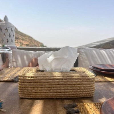 d7e22ac4f88e50eb514904e175ad2fe9006ed79c8dd6f21a72f85ddd76ed0322-1.jpeg Handwoven Raffia Tissue Box Cover – Boho Natural Home Decor