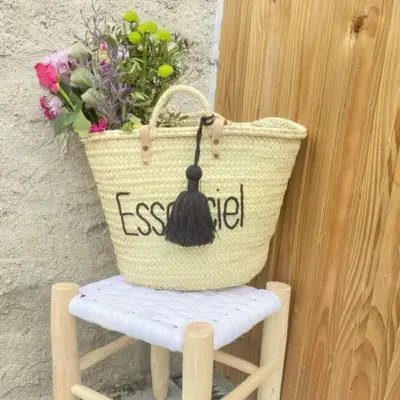 db48d3b1b68066b9ba6975776efe0051691f85b4a158d1db35de9a55d7059e09-1.webp Handwoven Moroccan Shopping Basket – Palm Leaf Market & Beach Tote