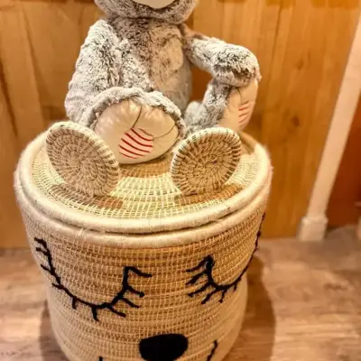 e0e218649f0e17ea567195445674e336ef4bee5eaa9a8b584e1b49210cec8d73-1.webp Bear Basket – Handwoven Moroccan Storage with Adorable Bear Ears