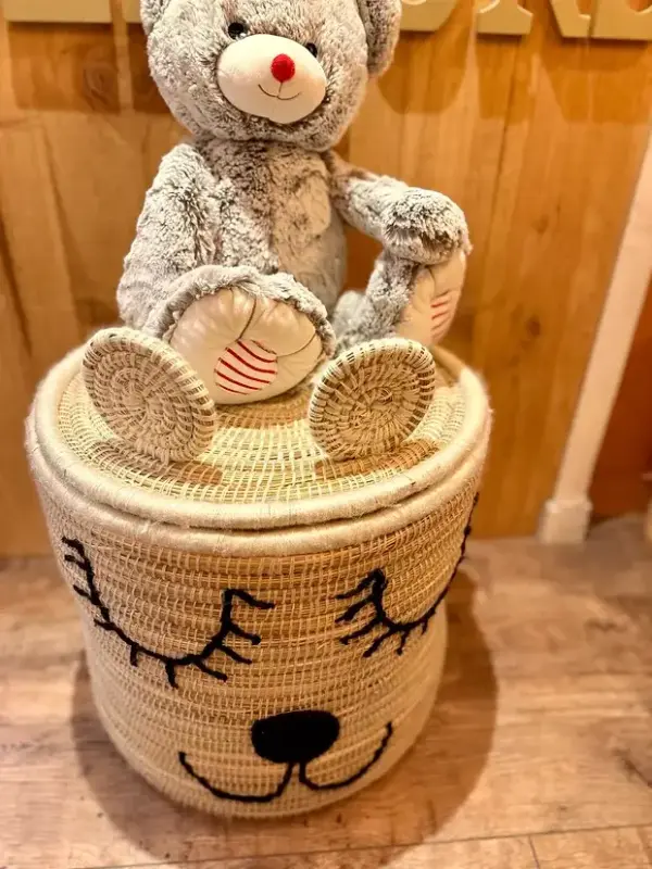 e0e218649f0e17ea567195445674e336ef4bee5eaa9a8b584e1b49210cec8d73-1.webp Bear Basket – Handwoven Moroccan Storage with Adorable Bear Ears