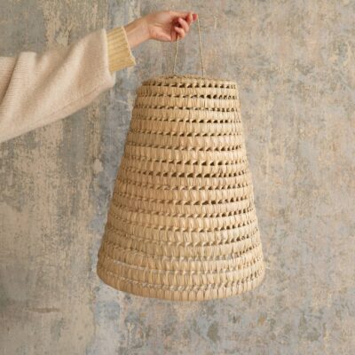 e583206a3dd80466a890de78de5852e1eccb442254364c01c55e342dbf9226d5-1-1.jpeg Handwoven Palm Leaf Pendant Light – Moroccan Boho Ceiling Lamp
