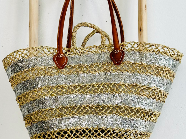f928422bc1dc819f924d75e281fb76dd853867e01c05e44b8fcf45054918c697-2.webp Silver Sequin Cut-Out Basket – Elegant Storage & Home Decor