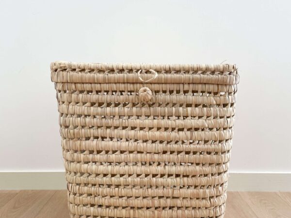 panier-a-linge-carre-en-osier-scaled-2-1.jpg Square Wicker Laundry Basket with Lid – Handwoven Storage Hamper