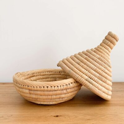 tajine-simple-scaled-2-1.jpg Wicker Tagine Basket – Handwoven Moroccan Decorative Cover (25x21 cm)